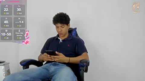 Snapshot of maximiliano_kh4lil chatting on June 27, 2026, 12:44 pm Maximiliano online show from June 27, 2026, 12:44 pm