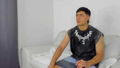 maximiliano harris online show from September 23, 2025, 2:47 am