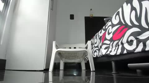 maximo__77 online show from November 4, 2025, 7:35 pm