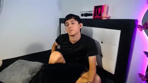 -- maximo and isa -- online show from October 5, 2025, 1:48 am