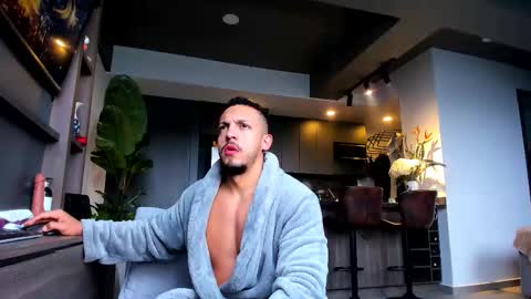 maximo_and_marcelo online show from March 26, 2026, 12:00 pm