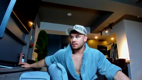 maximo_and_marcelo online show from April 20, 2026, 11:02 am