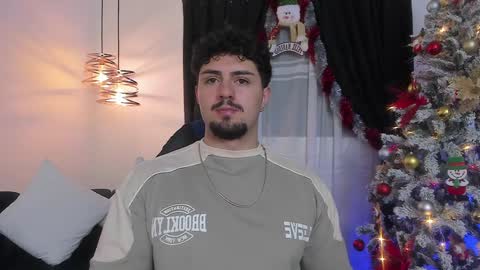 Maximo online show from December 11, 2024, 10:03 am