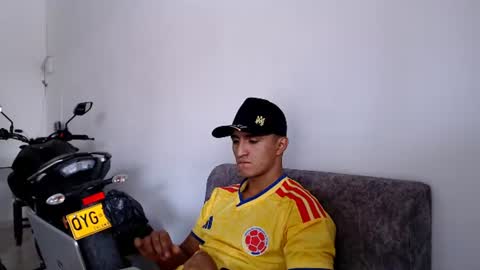 Snapshot of maximo_sebastian chatting on June 23, 2026, 9:46 pm Maximo Sebastian online show from June 23, 2026, 9:46 pm