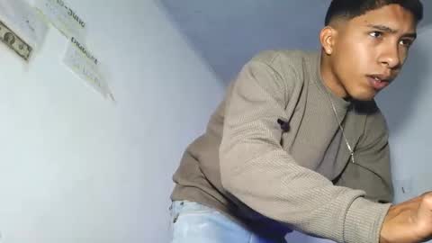 Maximo Aron Vega online show from March 18, 2026, 3:48 pm