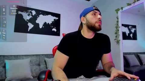 Maximo Wolf online show from December 20, 2025, 8:49 pm