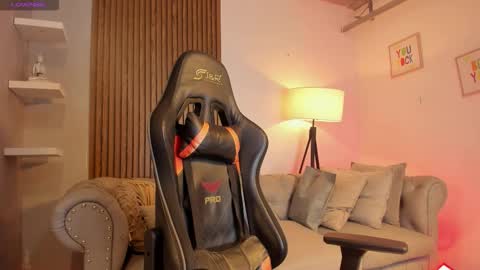 Maximo Wolf online show from January 11, 2026, 10:04 pm