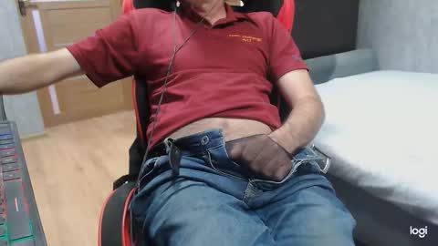 maximus3334 online show from September 25, 2025, 11:14 am