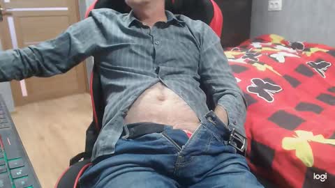 maximus3334 online show from October 23, 2025, 10:36 am