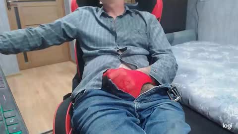 maximus3334 online show from January 9, 2026, 9:49 pm