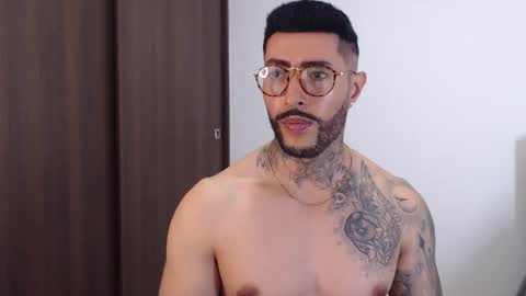 Independent Model online show from December 18, 2024, 7:47 am