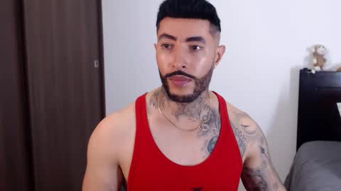 Independent Model online show from December 19, 2024, 3:51 am