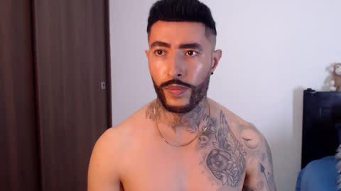 Independent Model online show from December 22, 2024, 6:39 am