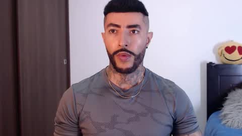 Independent Model online show from January 10, 2025, 2:46 am