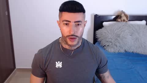 Independent Model online show from January 19, 2025, 4:33 am