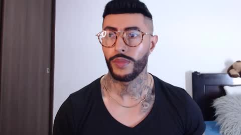 Independent Model online show from February 3, 2025, 2:14 am