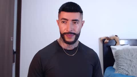 Independent Model online show from February 13, 2025, 5:05 am