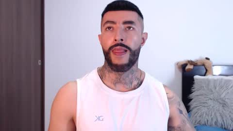 Independent Model online show from February 14, 2025, 3:33 am