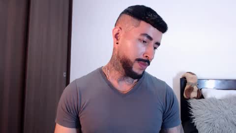 Independent Model online show from March 3, 2025, 2:26 am