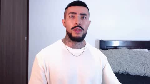 Independent Model online show from March 9, 2025, 6:50 am