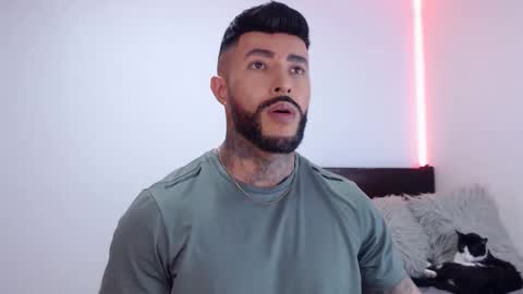 Independent Model online show from October 20, 2025, 12:44 am