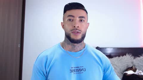 Independent Model online show from December 20, 2025, 2:51 am