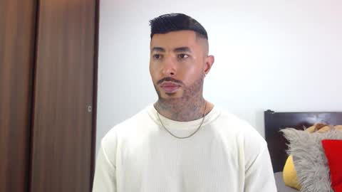 Independent Model online show from February 14, 2026, 4:09 am