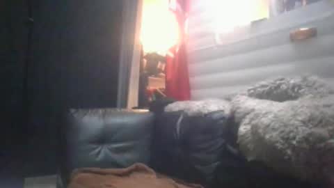 Max online show from November 3, 2025, 9:16 pm