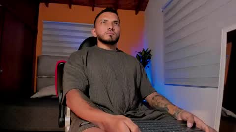 Maximus Clark online show from March 17, 2026, 1:32 am