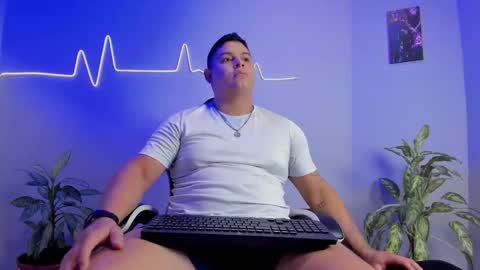 Maximus online show from November 2, 2025, 3:36 pm