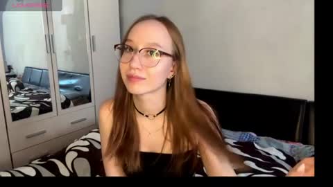 Snapshot of maxine_x chatting on July 4, 2026, 7:47 am Max online show from July 4, 2026, 7:47 am