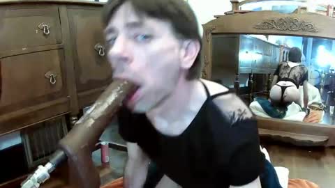 maxjr8008 online show from October 6, 2025, 8:17 pm