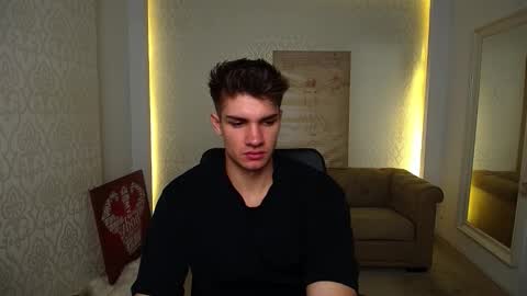 MaxKaiden online show from October 2, 2025, 4:30 am