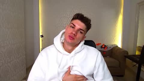 MaxKaiden online show from October 23, 2025, 4:56 am