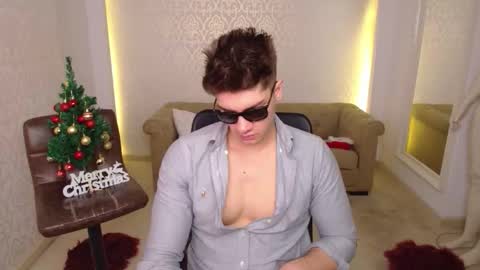 MaxKaiden online show from December 21, 2025, 5:36 am