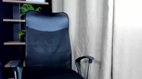 Snapshot of maxvolturi_ chatting on May 18, 2026, 11:32 pm maxvolturi_ online show from May 18, 2026, 11:32 pm