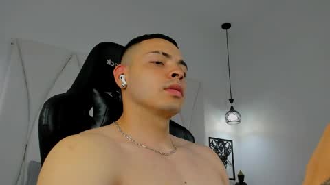 Snapshot of maxwell_dupont chatting on May 31, 2026, 10:00 pm MAX online show from May 31, 2026, 10:00 pm