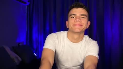 Snapshot of maxwoolf chatting on July 14, 2026, 2:34 pm Max online show from July 14, 2026, 2:34 pm