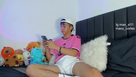 maxx_cortes online show from January 31, 2025, 10:52 pm