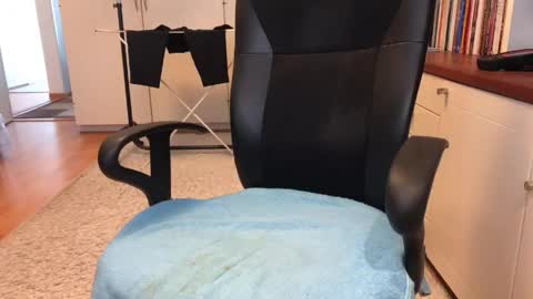 Max online show from April 17, 2026, 7:11 am