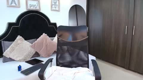 Maxxi online show from September 17, 2025, 1:40 am