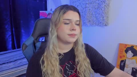 Snapshot of maxxxine_ chatting on December 2, 2024, 4:53 am Maxine Minx online show from December 2, 2024, 4:53 am