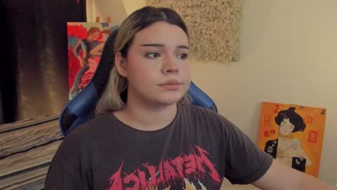 Snapshot of maxxxine_ chatting on December 13, 2024, 5:38 am Maxine Minx online show from December 13, 2024, 5:38 am