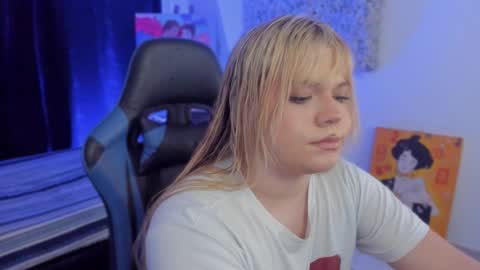 Snapshot of maxxxine_ chatting on January 6, 2025, 12:48 am Maxine Minx online show from January 6, 2025, 12:48 am