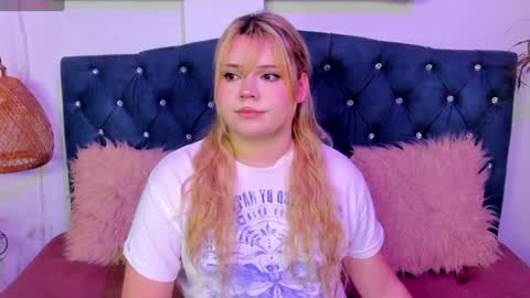 Snapshot of maxxxine_ chatting on January 26, 2025, 5:23 am Maxine Minx online show from January 26, 2025, 5:23 am