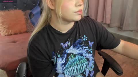 Snapshot of maxxxine_ chatting on January 29, 2025, 5:40 am Maxine Minx online show from January 29, 2025, 5:40 am