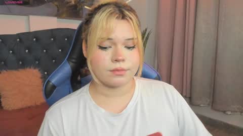 Snapshot of maxxxine_ chatting on February 1, 2025, 9:00 am Maxine Minx online show from February 1, 2025, 9:00 am