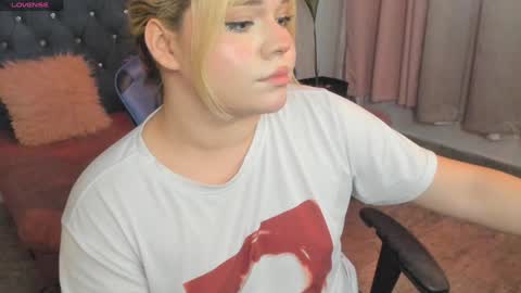 Snapshot of maxxxine_ chatting on February 1, 2025, 12:05 pm Maxine Minx online show from February 1, 2025, 12:05 pm