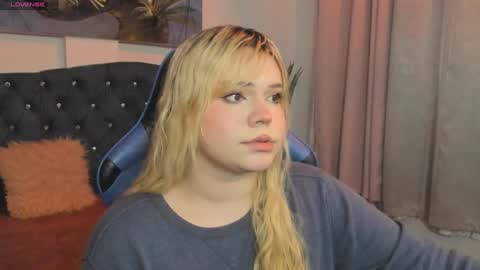 Snapshot of maxxxine_ chatting on February 3, 2025, 11:09 am Maxine Minx online show from February 3, 2025, 11:09 am