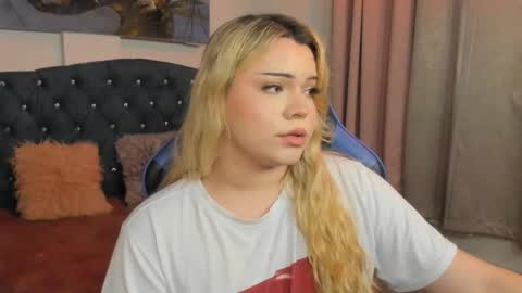 Snapshot of maxxxine_ chatting on February 28, 2025, 9:47 am Maxine Minx online show from February 28, 2025, 9:47 am